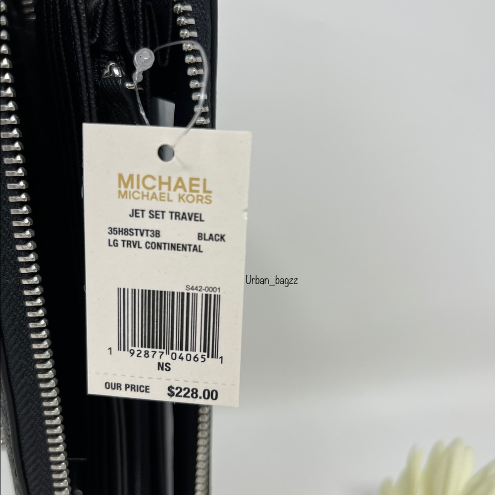 Michael Kors Eden Medium Bucket Bag and Wallet - Picture 5 of 13